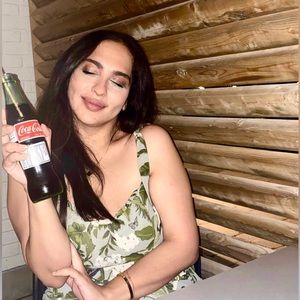 Meet your Posher, Hiba